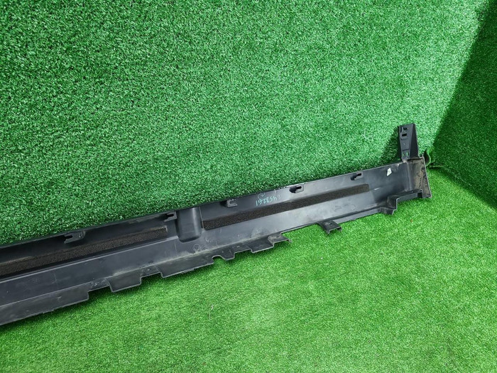 Накладка порога правая LR Defender 2 L663 (19-нв)