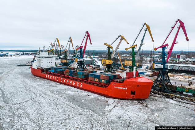 Агентирование судов в морском порту Дудинка.