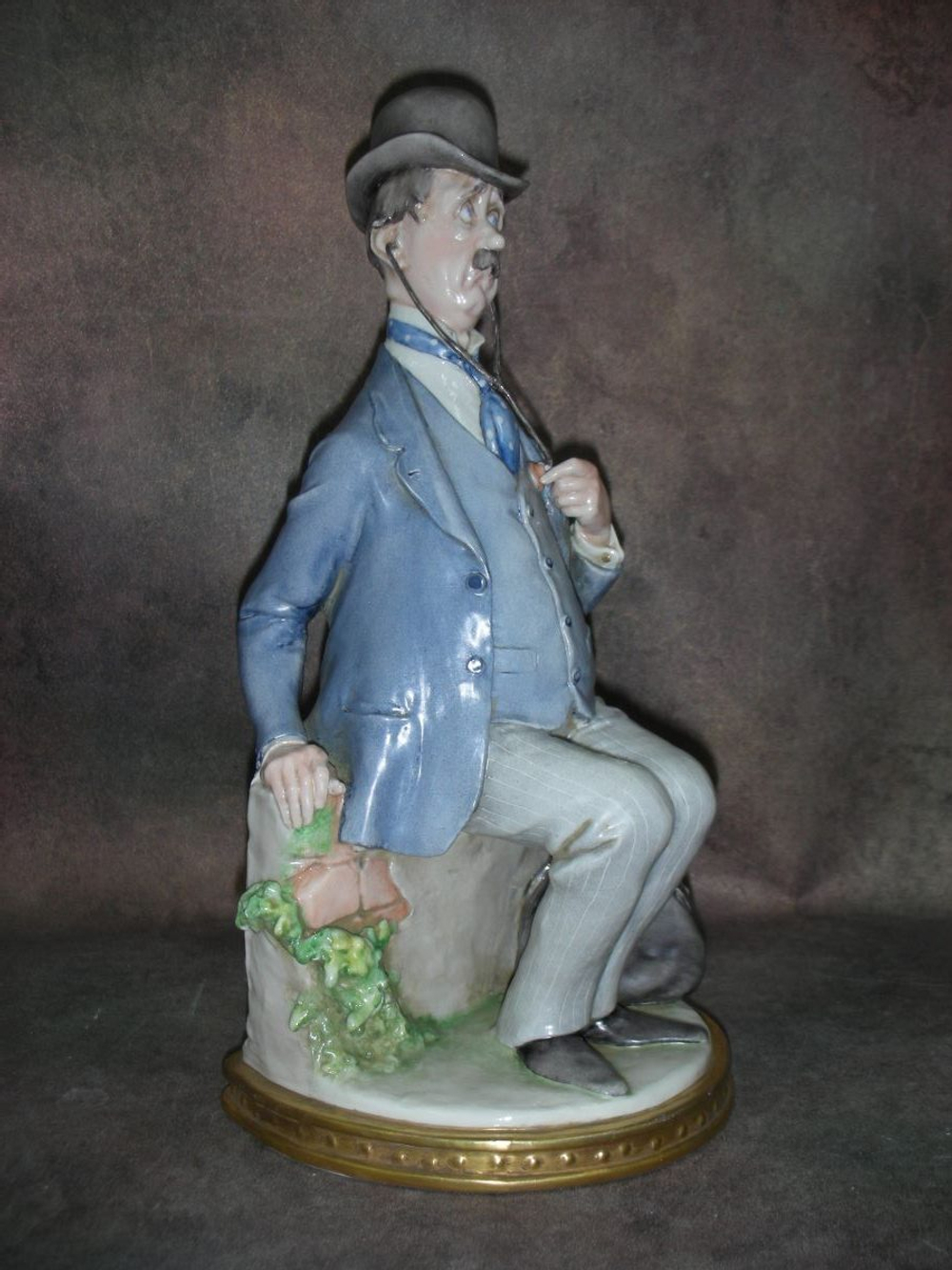 Статуэтка. Фарфор. Доктор. Capodimonte. Италия