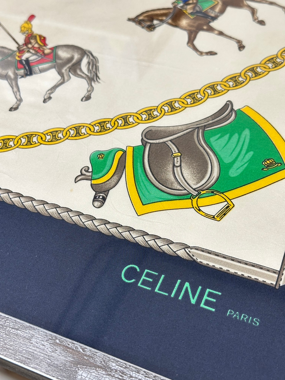 Шёлковый платок Celine в раме