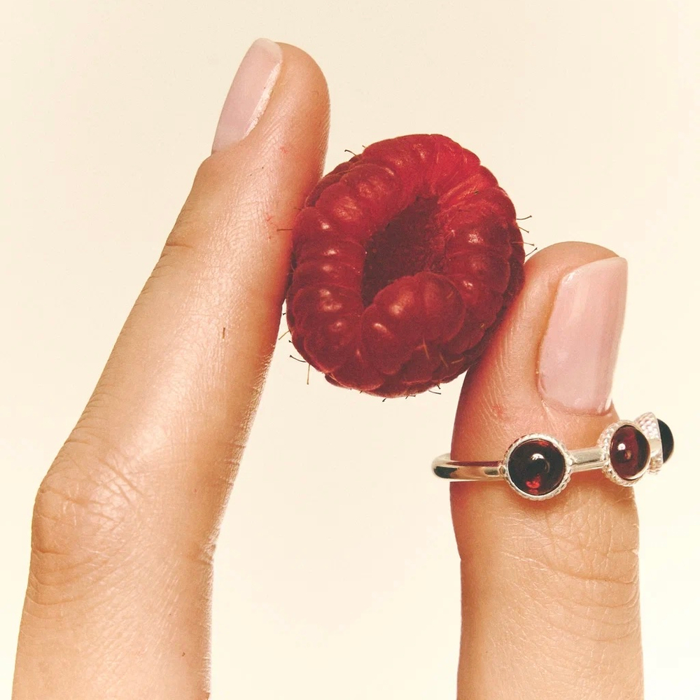 Кольцо КОЛТ с гранатами