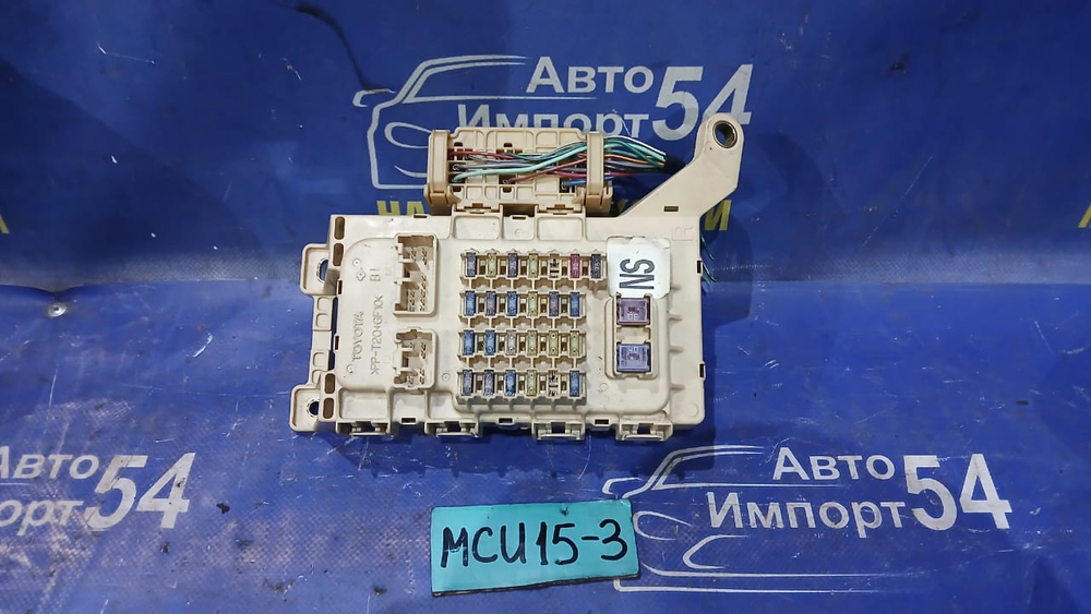 Блок предохранителей салонный TOYOTA HARRIER 2000