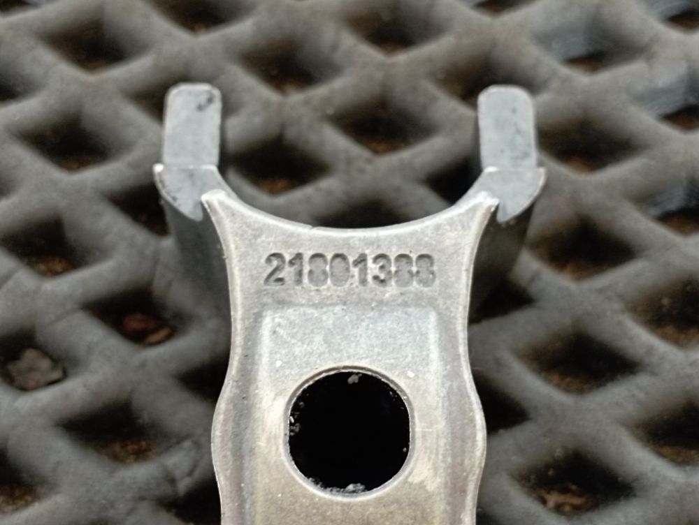 Кронштейн форсунки топливной