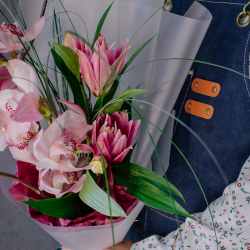 175. Трендовый премиальный букет с лилией и орхидеей