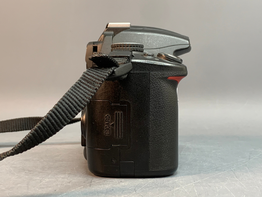 Nikon D5000 kit 18-55mm 22.000 кадров