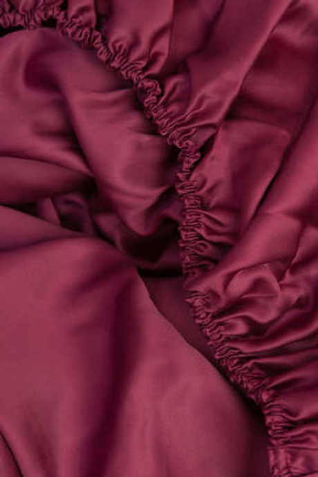 Простыня на резинке 160x200x40 German Grass Purple Brilliant бордовая