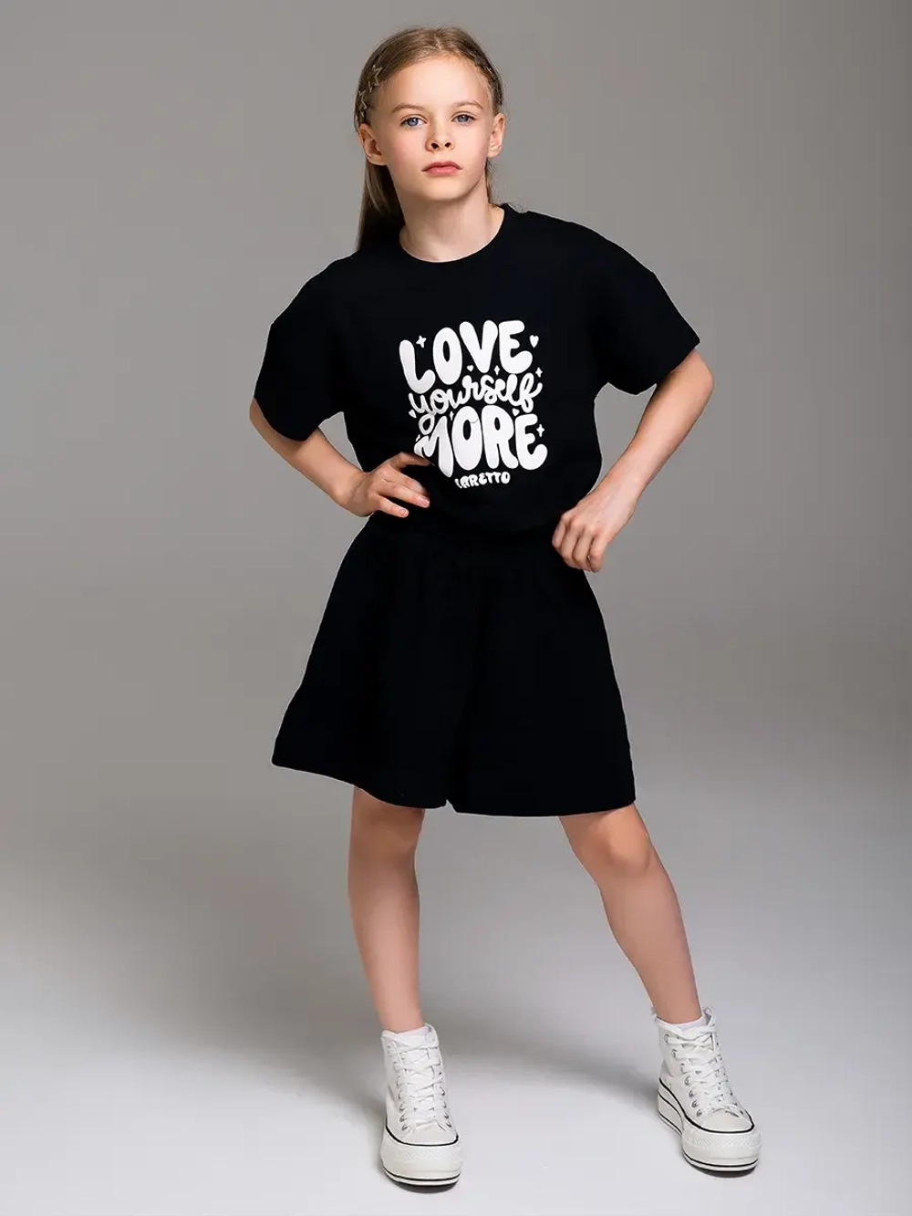 Летний костюм для девочки с шортами