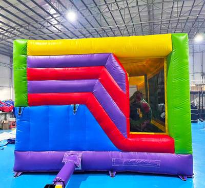 Коммерческий надувной батут «Попугаи и друзья» с крышей, 6x4x4 м