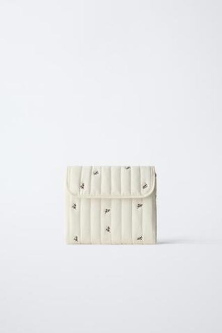 ZARA ПЕЛЕНАЛЬНЫЙ КОВРИК ДЛЯ МАМ С ЦВЕТОЧНЫМ ПРИНТОМ, ЭКРЮ