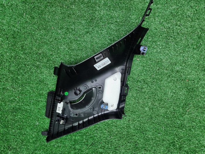 Обшивка стойки задняя LR Discovery Sport (19-нв)