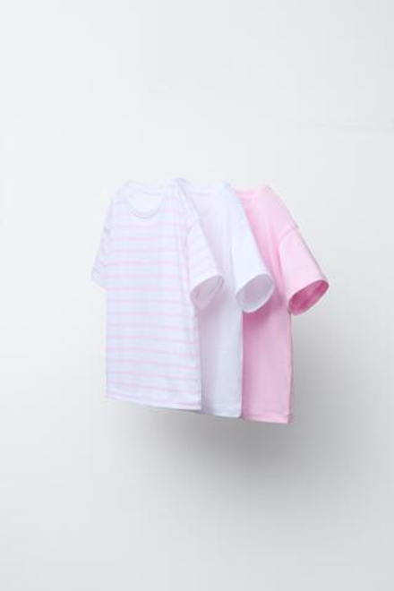 ZARA НАБОР ИЗ ТРЕХ ОДНОТОННЫХ ФУТБОЛОК И ФУТБОЛОК В ПОЛОСКУ, РОЗОВЫЙ