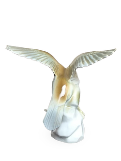 Фарфоровая статуэтка "Орел с добычей" Wagner & Apel, Германия