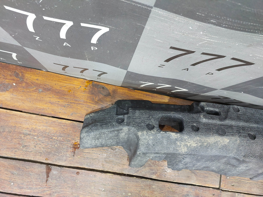 Абсорбер переднего бампера Kia  Rio 4 X-Line 20-нв Б/У Оригинал 86520H0900