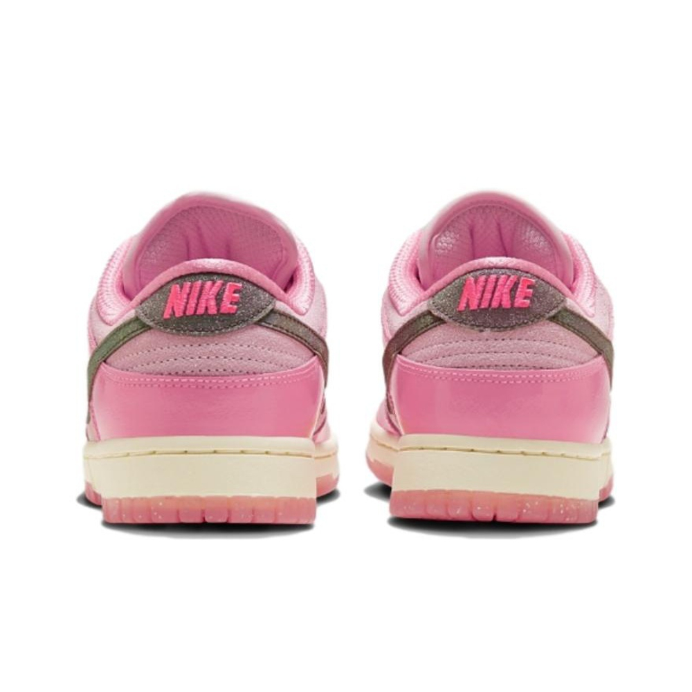 Кроссовки Nike Dunk Low Barbie
