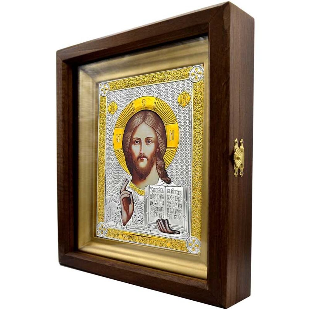 Спас Вседержитель. Икона Иисуса Христа в серебряном окладе.