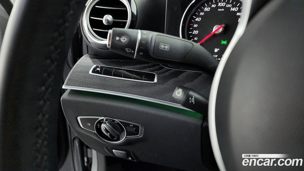Mercedes-Benz E-Class W213 E220d Avangarde (02.2020)