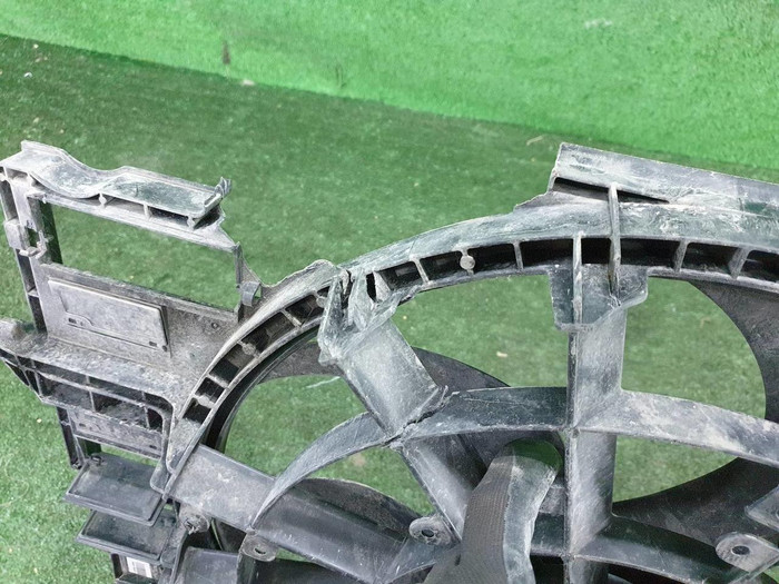 Диффузор с вентилятором Jaguar F-PACE (2016-н.в.)