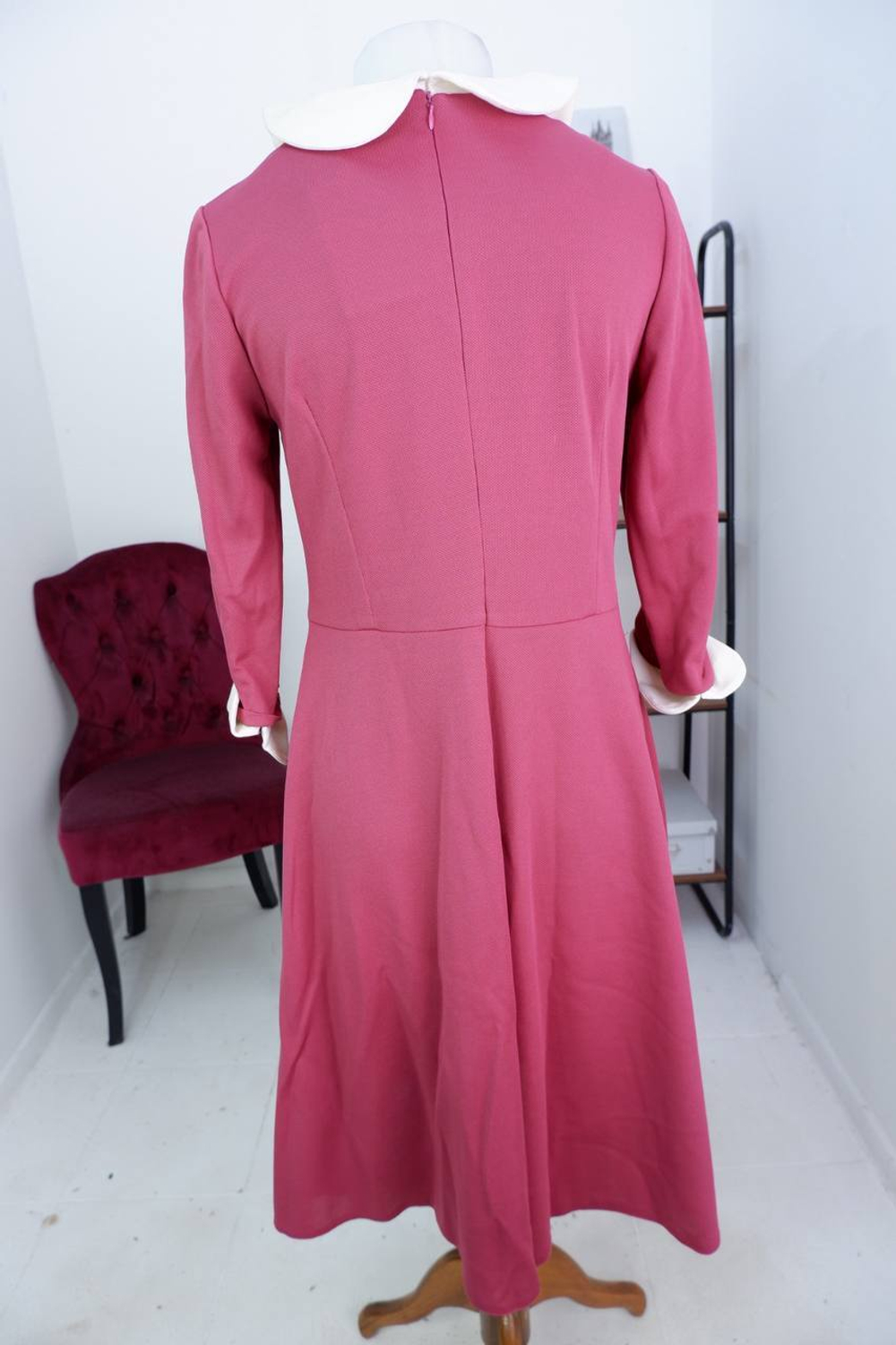 Платье DENIZA лаконичное и даже немного строгое 48 размер