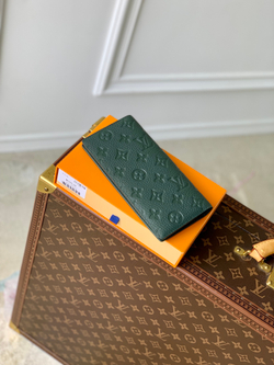 Louis Vuitton Brazza Wallet