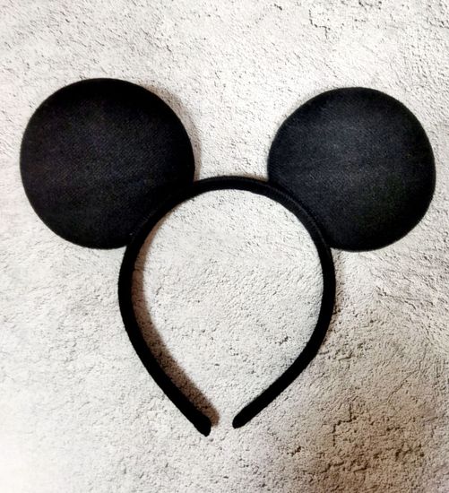 Уши Зайца, белый с голубым