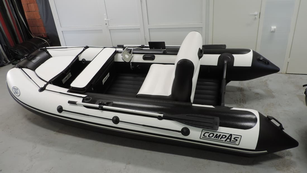 Лодка ПВХ COMPAS 400