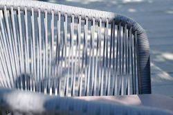 "Марсель" стул плетеный из роупа, каркас алюминий белый шагрень, роуп светло-серый круглый, ткань светло-серая