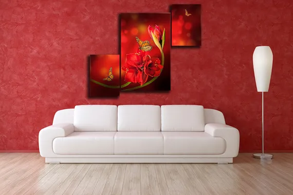 Модульная картина "Бабочка на красном цветке"