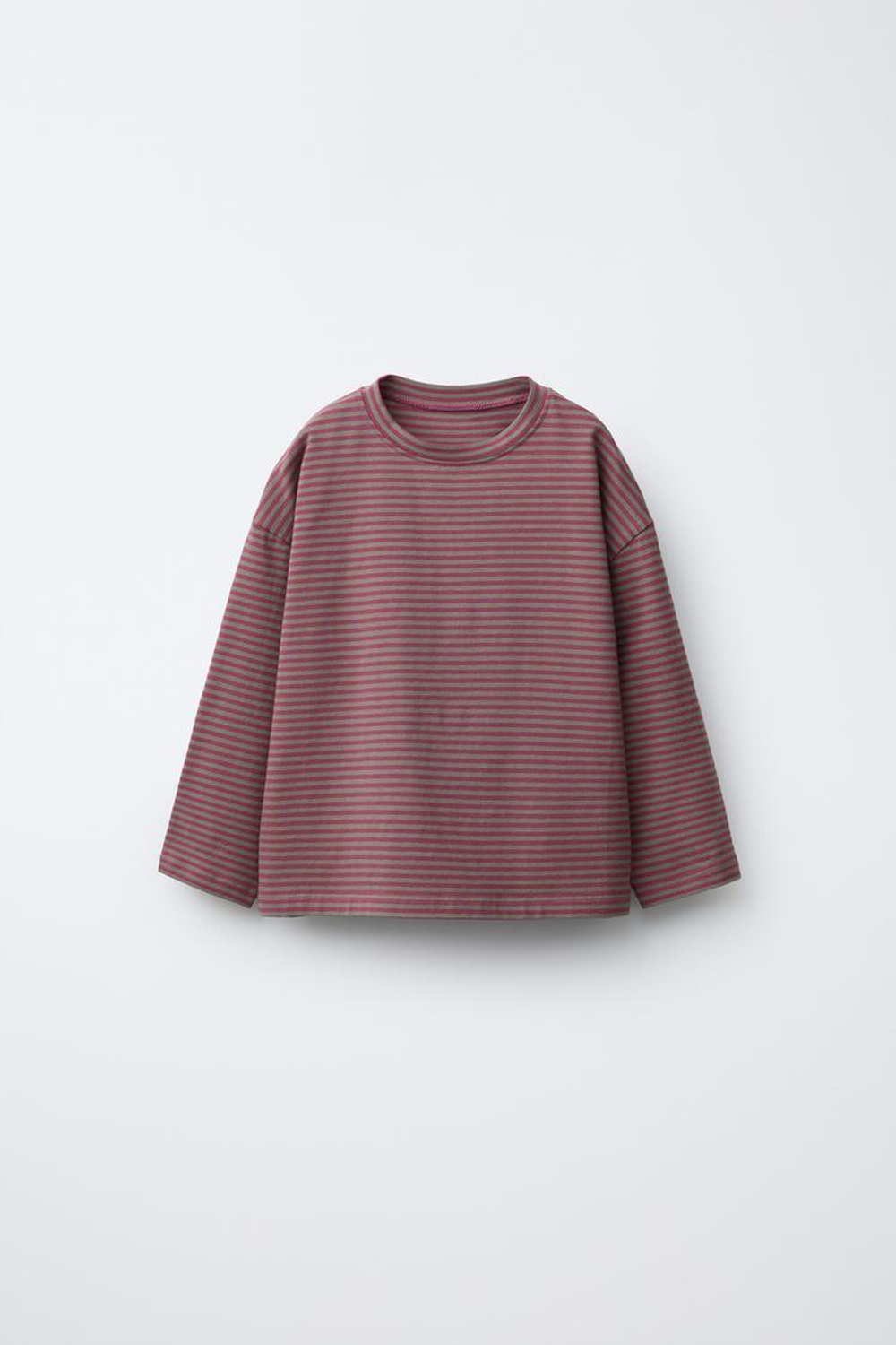 ZARA ФУТБОЛКА С ПОЛОСАТЫМ ПРИНТОМ, СЕРО-ГРАНАТОВЫЙ