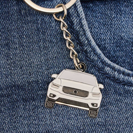 Брелок автомобиль Volvo XC40 белый