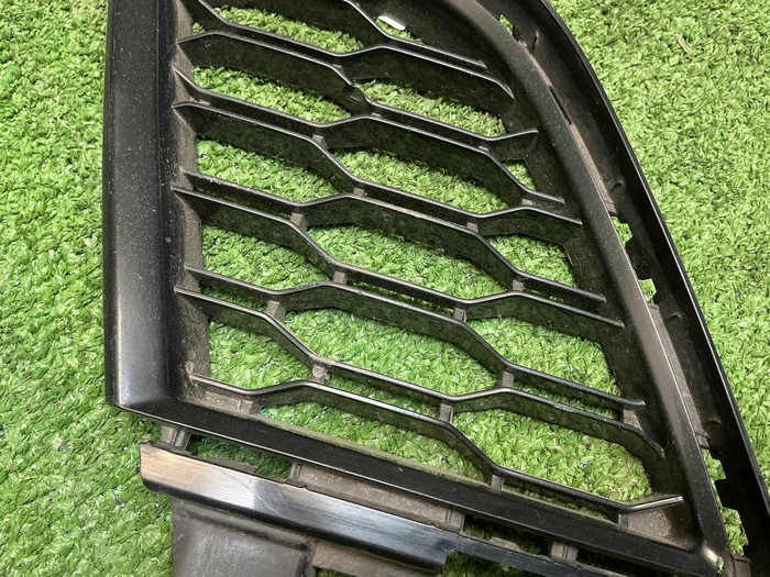Решетка бампера правая BMW 3er G20 (18-22) M-paket