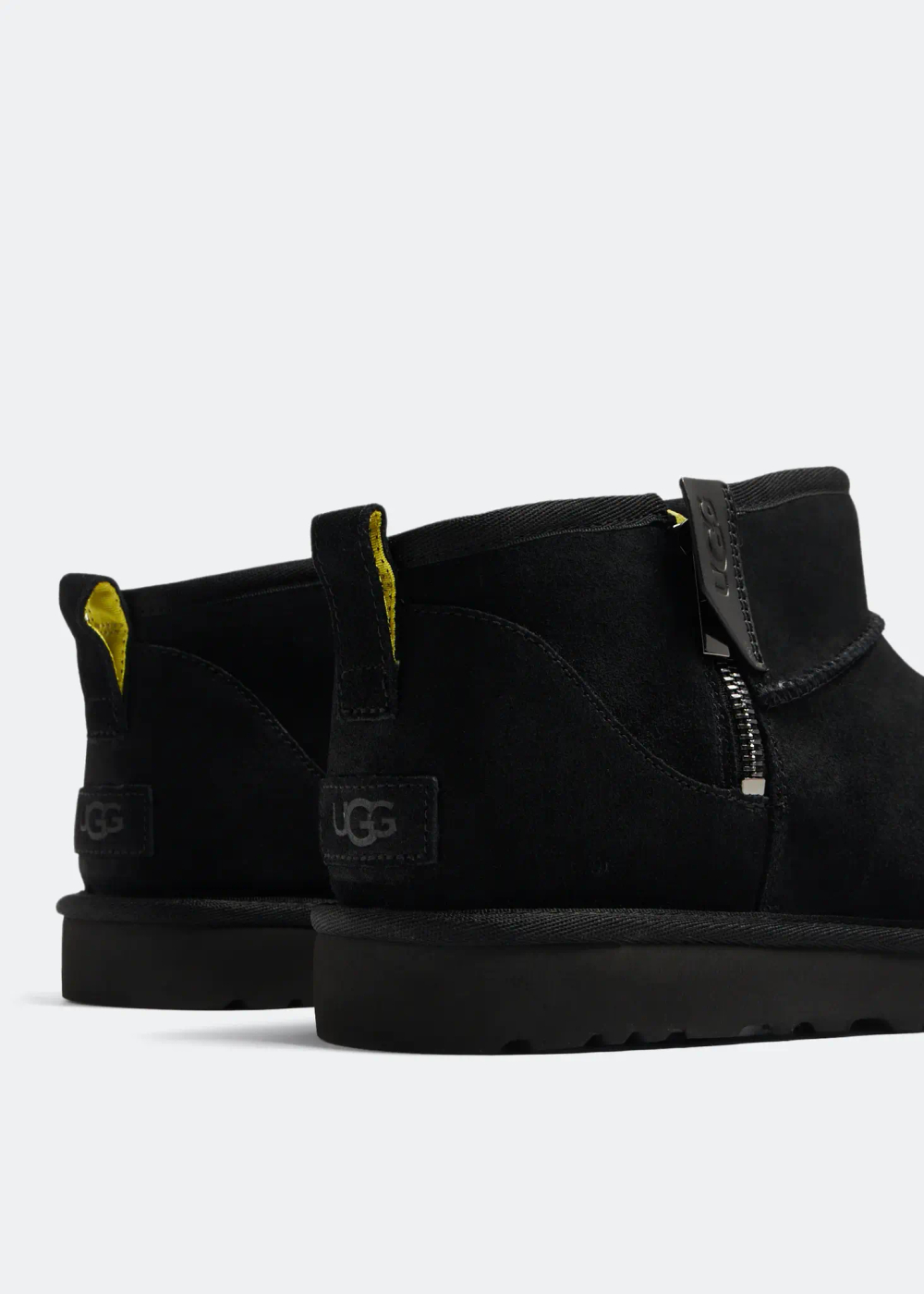 Ugg Men Classic Ultra Mini ZIP - Black