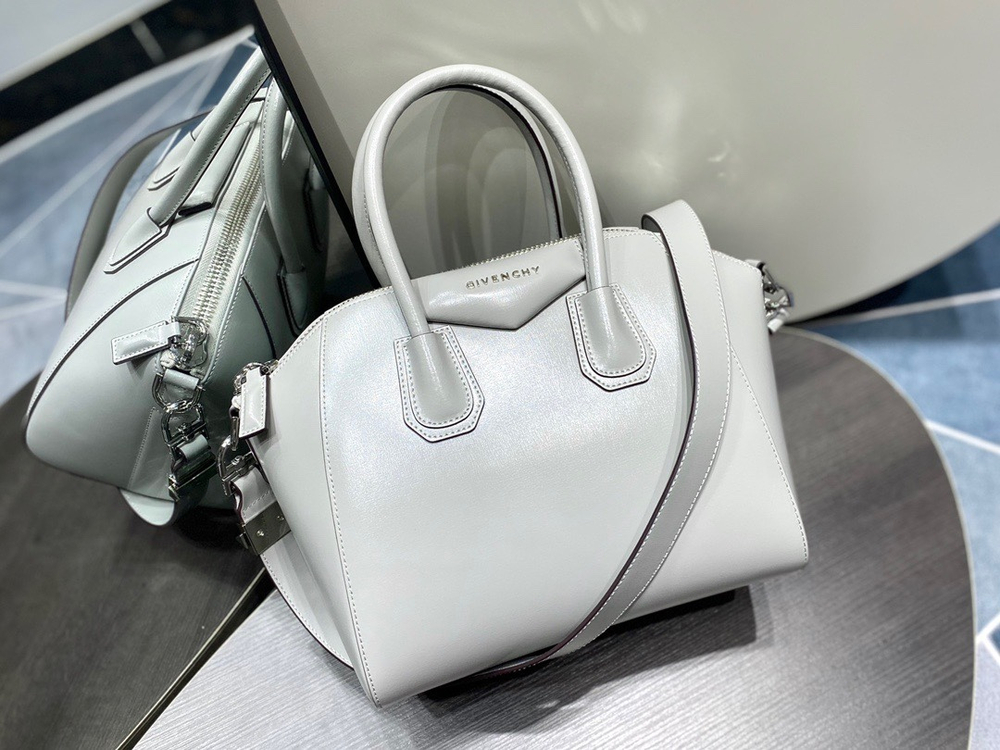 Givenchy Antigona Small 28 cm