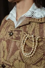 Купить Куртка Soeurs с Пирамидой коричневая Куртка Soeurs с Пирамидой коричневая