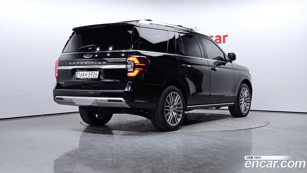 Ford Expedition Platinum 4WD (12.2022)