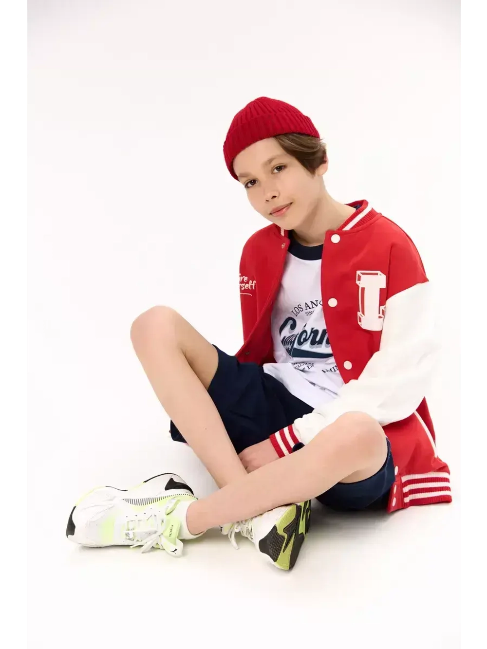 Красный бомбер для школы и сада