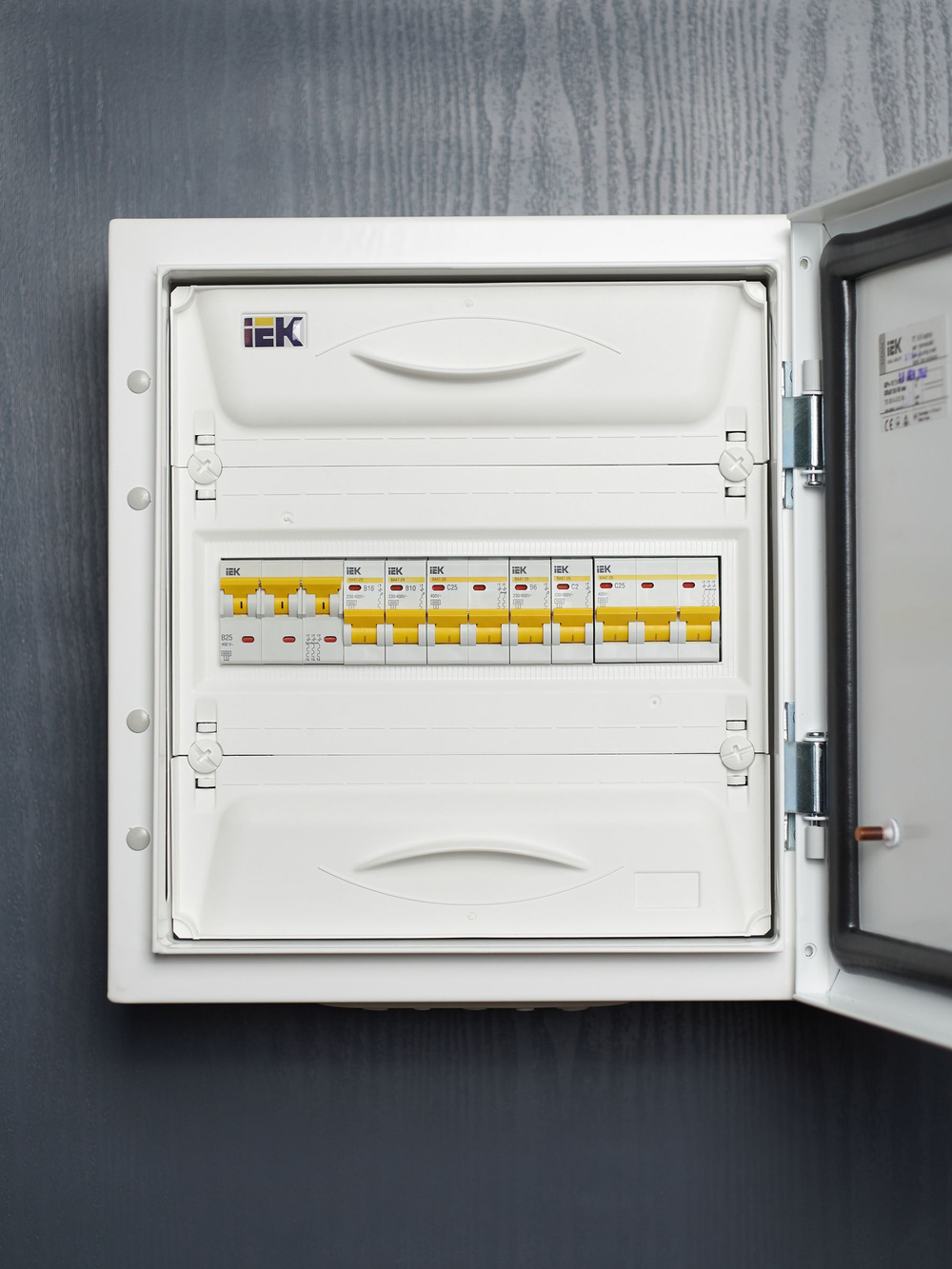 KARAT Автоматический выключатель ВА47-29 2P C 25А 4,5кА IEK