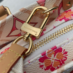 Louis Vuitton Onthego East West