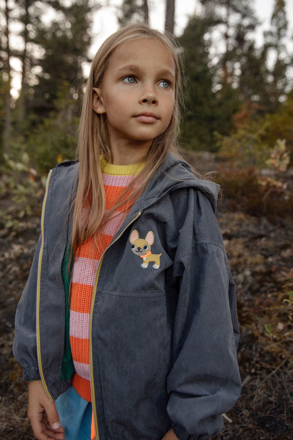 Ветровка цвета грозы с вышивкой "Французский бульдог"