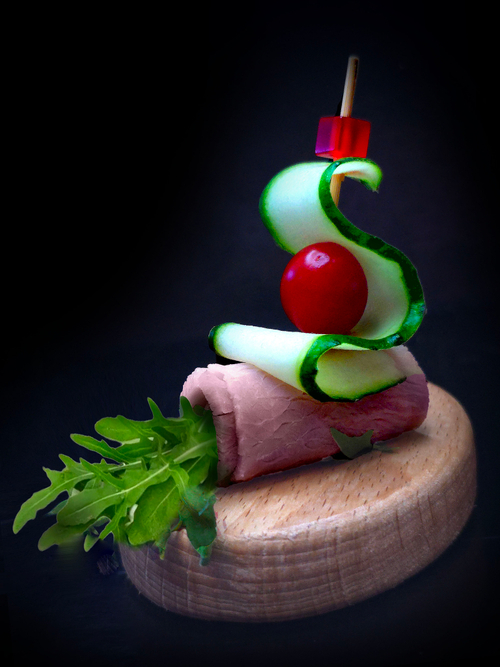 Виток из копчёного цыпленка с рукколой и сливочным сыром