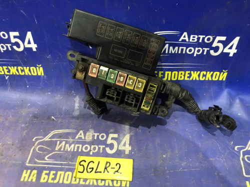 Блок предохранителей подкапотный MAZDA BONGO FRIENDEE 1998