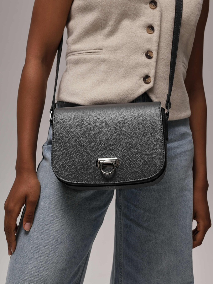 Сумка кожаная на плечо кросс-боди серая