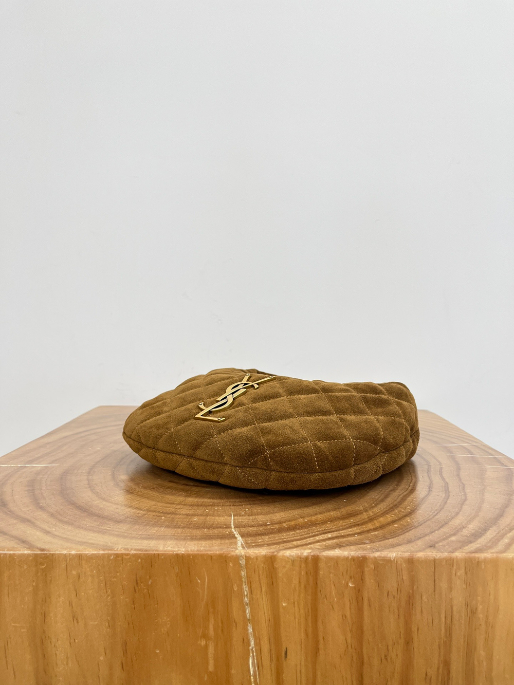 ICARINO В СТЕГАНОЙ ЗАМШЕ