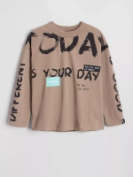 Бежевый лонгслив для мальчика, оверсайз