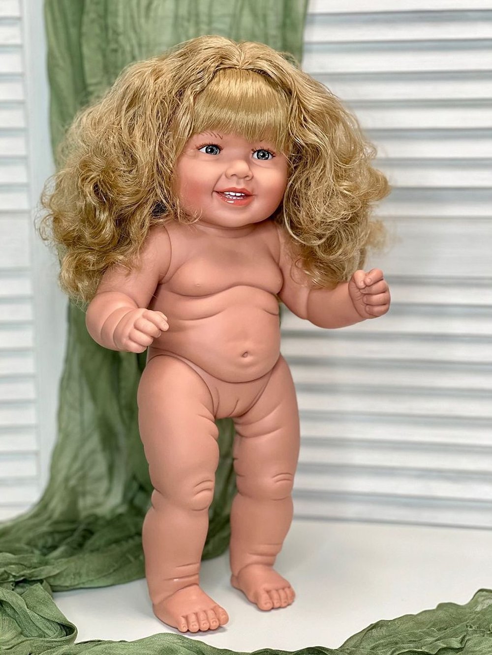 Кукла Manolo Dolls виниловая Diana 47см в пакете (7276)