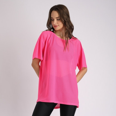 Розовая удлиненная футболка в сетку