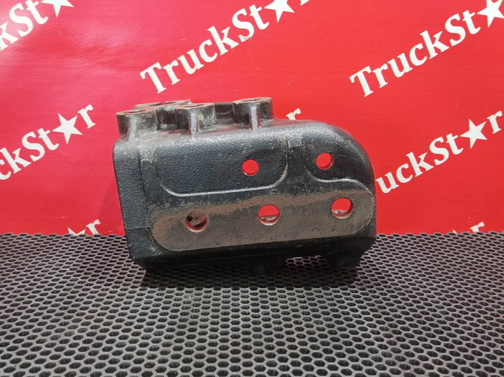 Кронштейн рессоры передней правый 2023г.