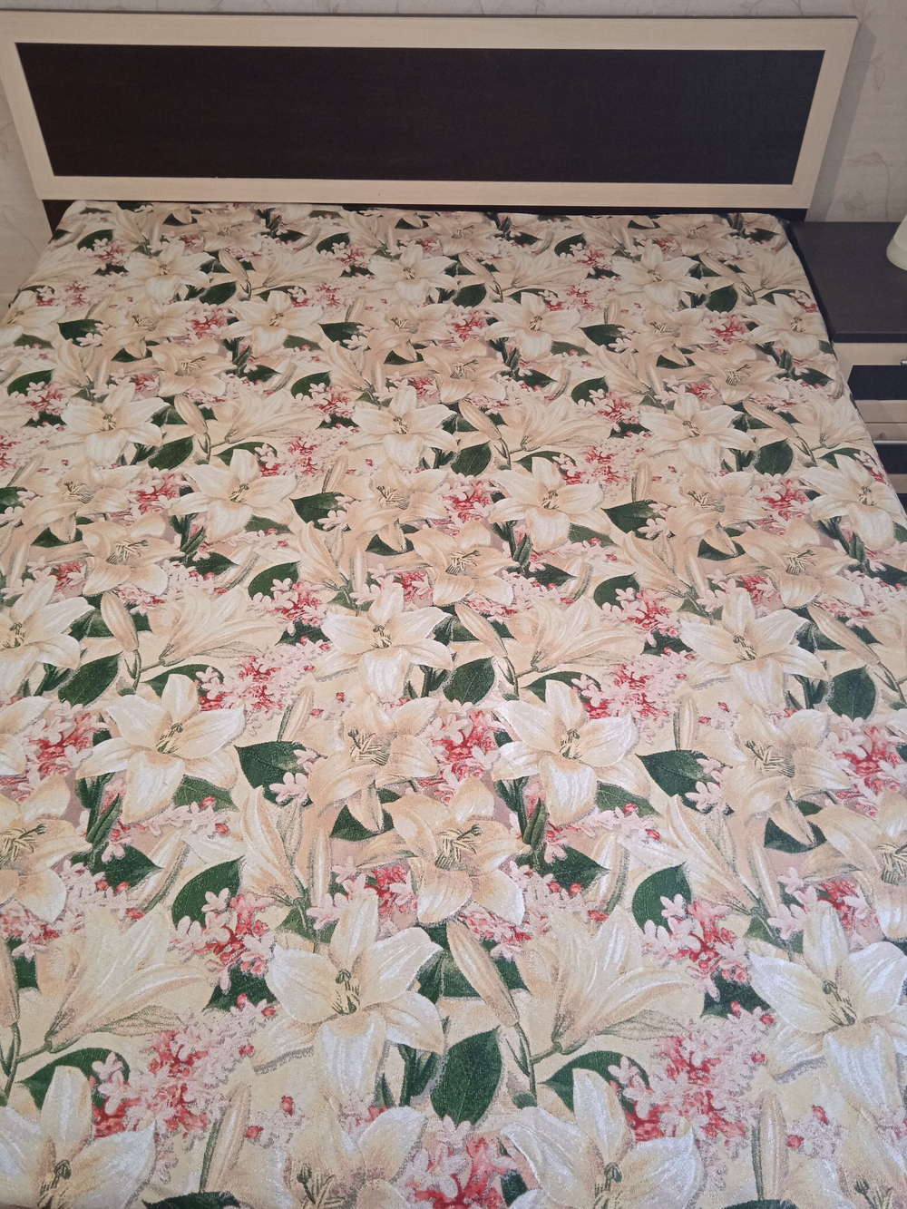 Покрывало гобеленовое Лилии евро (240х200)