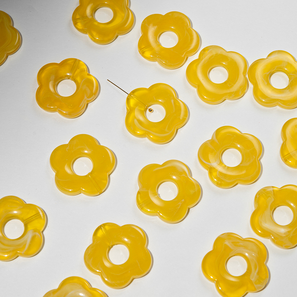 Подвеска "Незабудка", 26мм, желтый акрил