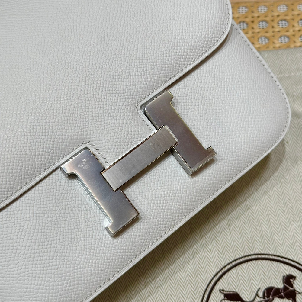 Hermes Constance 18