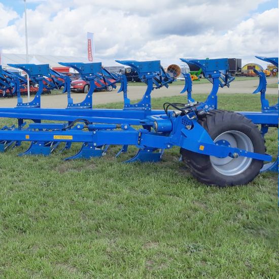 Плуг оборотный ППО-9 (8+1) On land